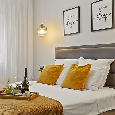 Mido Park Apartment With Private Parking & Self Check-In Bukarest Eksteriør billede