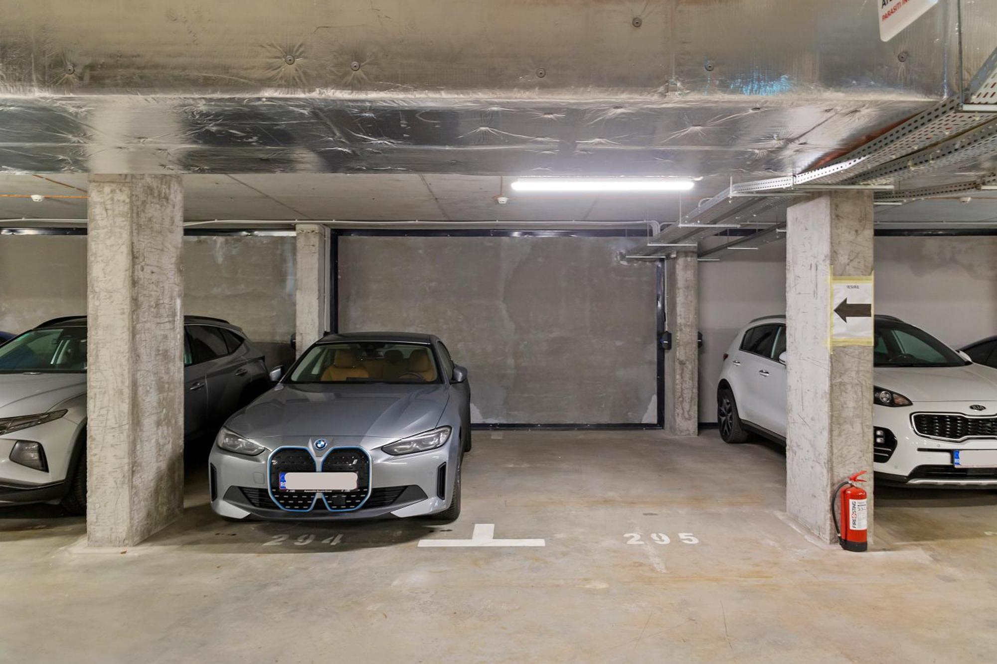 Mido Park Apartment With Private Parking & Self Check-In Bukarest Eksteriør billede