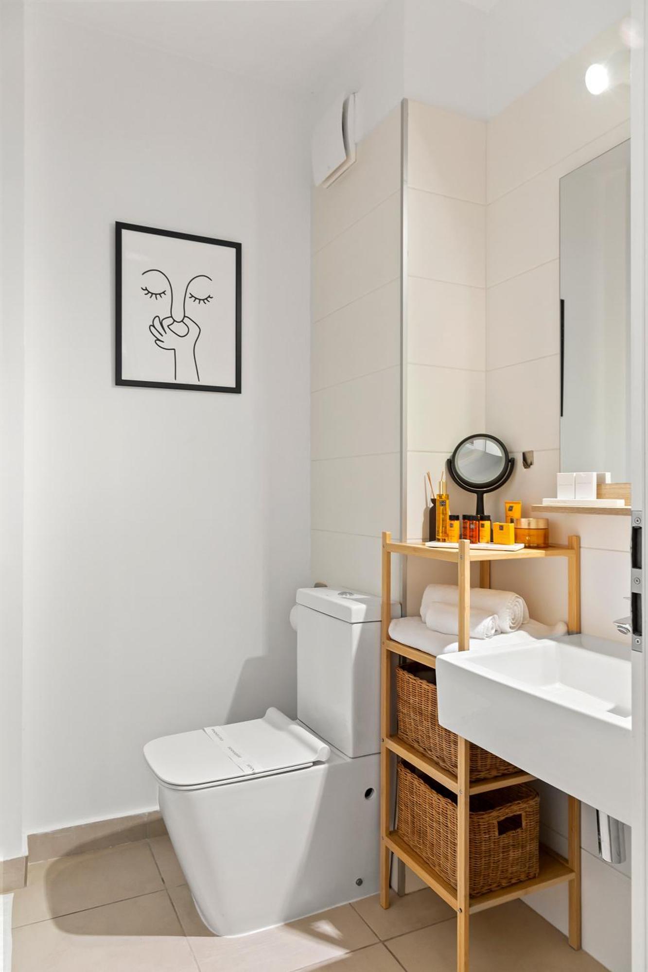 Mido Park Apartment With Private Parking & Self Check-In Bukarest Eksteriør billede