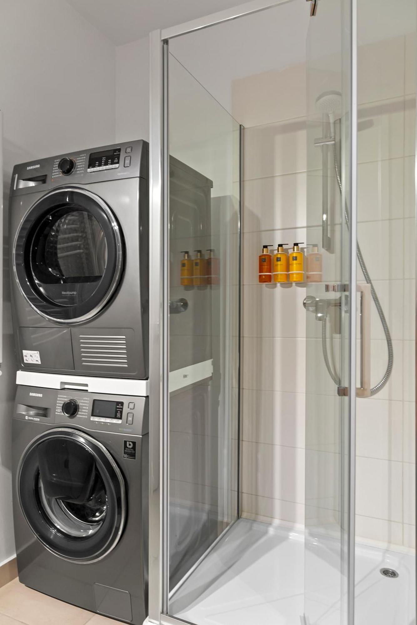 Mido Park Apartment With Private Parking & Self Check-In Bukarest Eksteriør billede