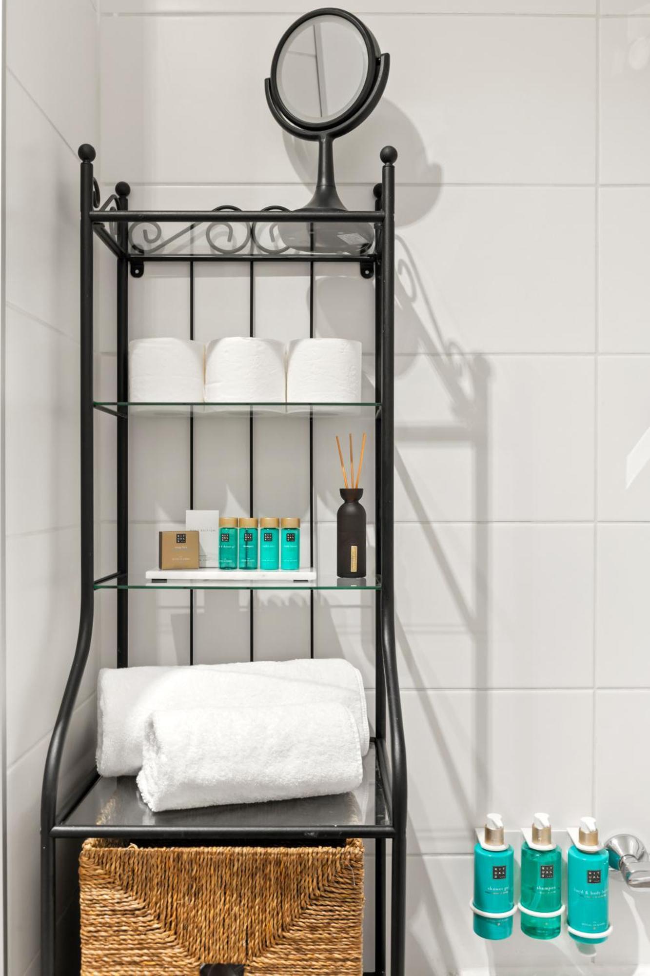 Mido Park Apartment With Private Parking & Self Check-In Bukarest Eksteriør billede