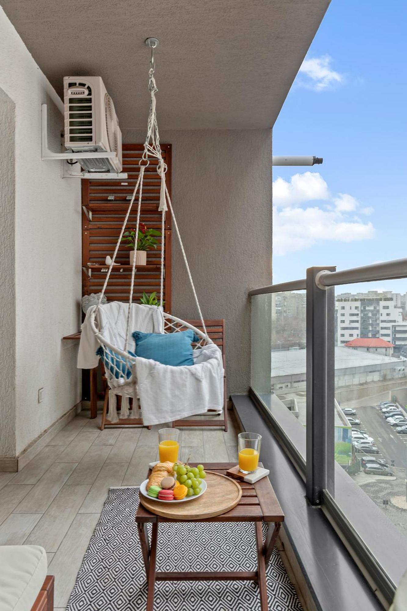 Mido Park Apartment With Private Parking & Self Check-In Bukarest Eksteriør billede